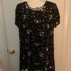Dark navy dress with all over floral print and pockets. Sz 1X